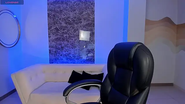 Snapshot of MorganHicks chatting on 06/12/26, 10:47 MorganHicks online show from 06/12/26, 10:47