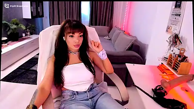 Snapshot of Miss_kay1111 chatting on 09/26/25, 03:27 Miss kay1111 online show from 09/26/25, 03:27