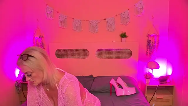 SarahDanielBabestation online show from 07/27/26, 08:05