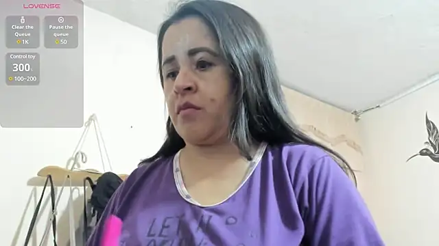 latinfemale online show from 12/09/24, 01:29