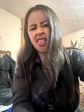 Snapshot of latinfemale chatting on 10/30/25, 11:16 latinfemale online show from 10/30/25, 11:16