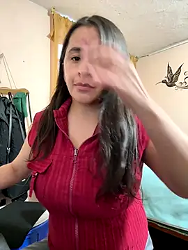 Snapshot of latinfemale chatting on 11/17/25, 10:26 latinfemale online show from 11/17/25, 10:26