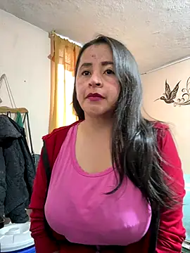 Snapshot of latinfemale chatting on 11/18/25, 09:52 latinfemale online show from 11/18/25, 09:52