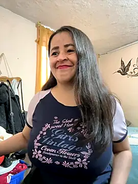 Snapshot of latinfemale chatting on 11/27/25, 08:44 latinfemale online show from 11/27/25, 08:44