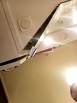 Snapshot of Pavelbure77 chatting on 10/05/25, 04:44 Pavelbure77 online show from 10/05/25, 04:44