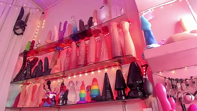 christymilkk online show from 12/16/24, 02:36