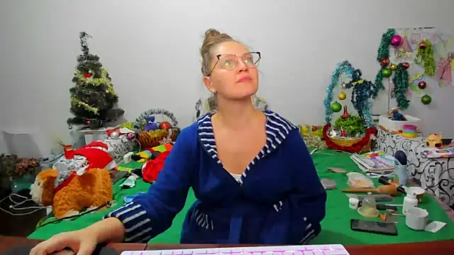 Snapshot of IamYourNarcotic chatting on 01/18/25, 03:59 IamYourNarcotic online show from 01/18/25, 03:59