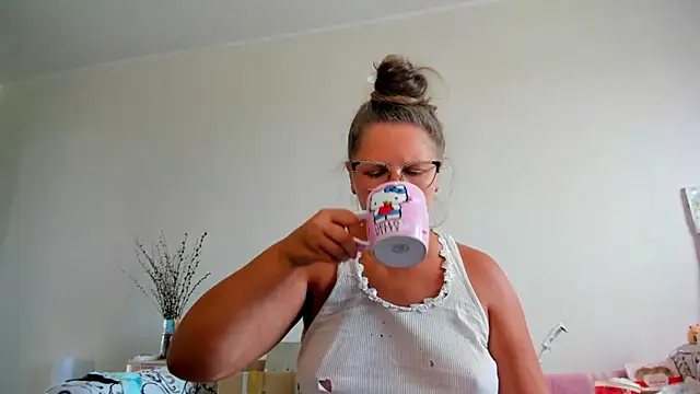 Snapshot of IamYourNarcotic chatting on 09/09/25, 06:02 IamYourNarcotic online show from 09/09/25, 06:02