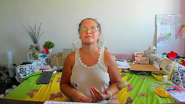 Snapshot of IamYourNarcotic chatting on 09/23/25, 12:08 IamYourNarcotic online show from 09/23/25, 12:08