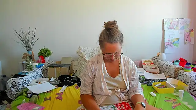 Snapshot of IamYourNarcotic chatting on 09/25/25, 12:09 IamYourNarcotic online show from 09/25/25, 12:09