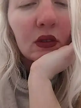 Mllesha74000 online show from 02/11/25, 03:51