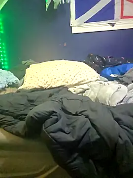 Snapshot of canadacockinme chatting on 12/05/25, 08:12 canadacockinme online show from 12/05/25, 08:12