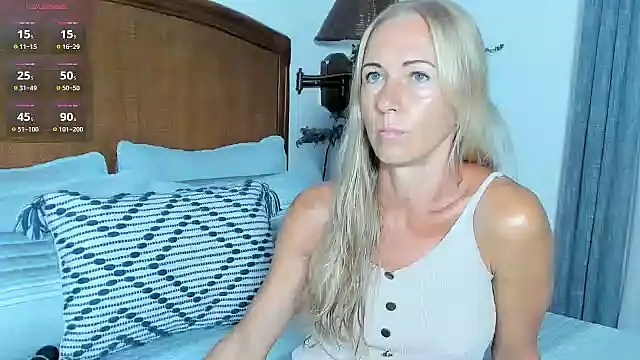 Christine 35 online show from 05/18/26, 11:38
