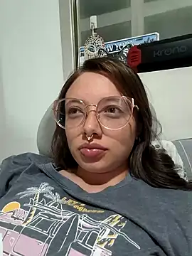 Snapshot of linda-schmidt chatting on 01/05/25, 01:03 linda-schmidt online show from 01/05/25, 01:03