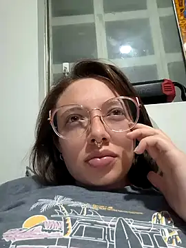 Snapshot of linda-schmidt chatting on 01/05/25, 04:04 linda-schmidt online show from 01/05/25, 04:04