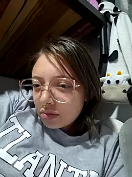 Snapshot of linda-schmidt chatting on 01/08/25, 03:40 linda-schmidt online show from 01/08/25, 03:40