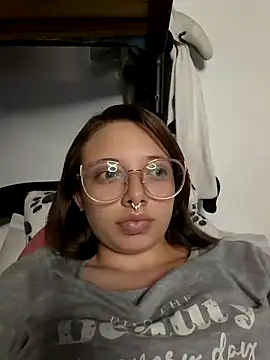 Snapshot of linda-schmidt chatting on 02/11/25, 11:33 linda-schmidt online show from 02/11/25, 11:33