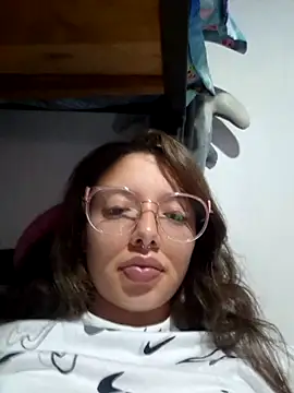 Snapshot of linda-schmidt chatting on 03/01/25, 12:39 linda-schmidt online show from 03/01/25, 12:39