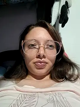 Snapshot of linda-schmidt chatting on 03/08/25, 05:07 linda-schmidt online show from 03/08/25, 05:07