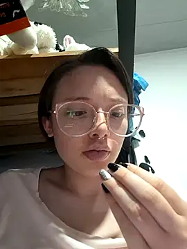 Snapshot of linda-schmidt chatting on 03/20/25, 12:08 linda-schmidt online show from 03/20/25, 12:08