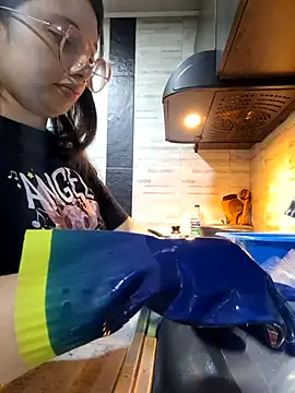 linda-schmidt online show from 10/16/25, 05:03