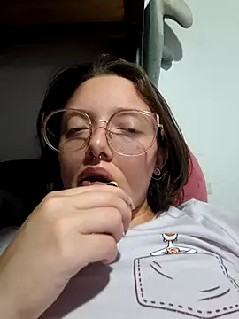 linda-schmidt online show from 06/11/26, 03:26