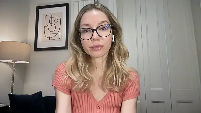 Cutensadistic online show from 12/20/24, 10:49
