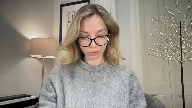 Cutensadistic online show from 12/26/24, 01:54