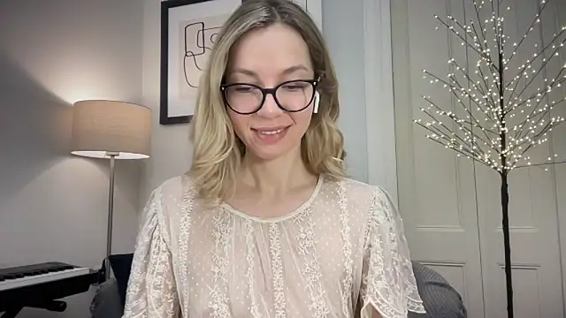 Cutensadistic online show from 12/27/24, 01:39