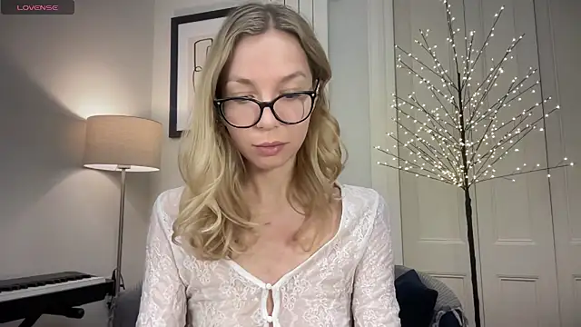 Cutensadistic online show from 01/02/25, 03:19