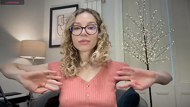 Cutensadistic online show from 01/06/25, 12:46