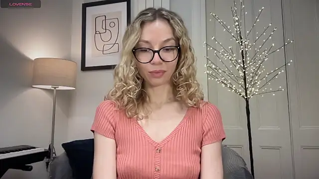Cutensadistic online show from 01/06/25, 03:51