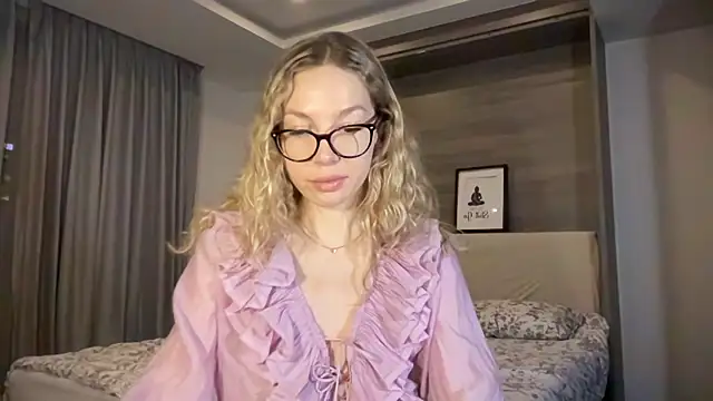 Cutensadistic online show from 01/24/25, 11:37
