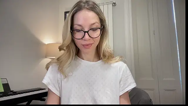 Cutensadistic online show from 02/28/25, 07:15
