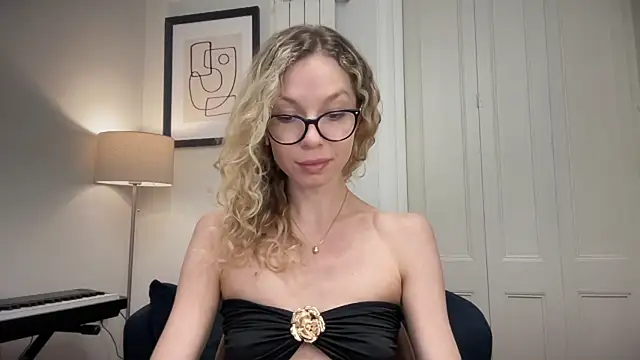 Cutensadistic online show from 03/17/25, 02:45