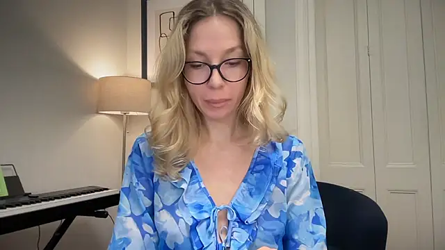 Cutensadistic online show from 03/19/25, 02:24