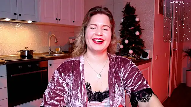 HotTiffani online show from 12/22/24, 08:16