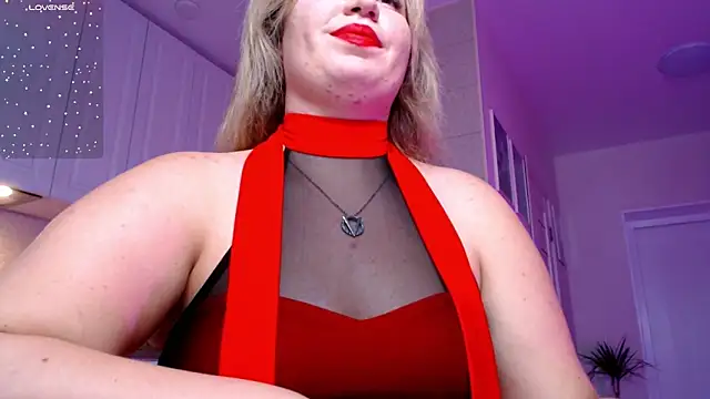HotTiffani online show from 12/29/24, 12:23