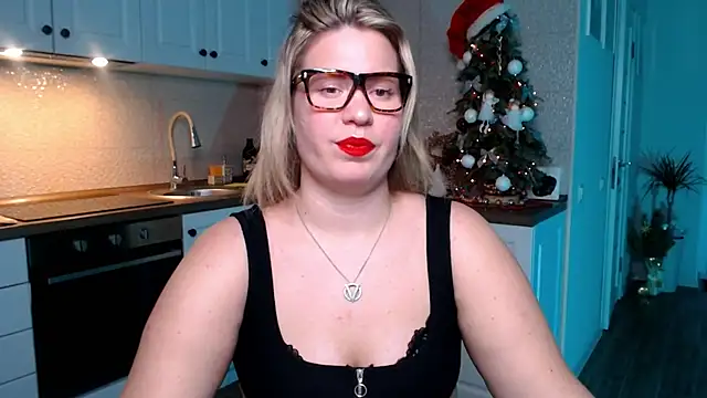 HotTiffani online show from 01/15/25, 06:08