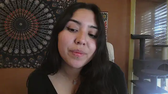 Snapshot of IntimateTales chatting on 12/10/24, 03:12 IntimateTales online show from 12/10/24, 03:12