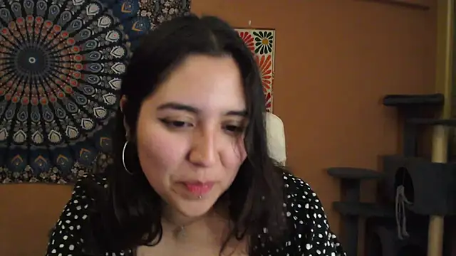 Snapshot of IntimateTales chatting on 12/17/24, 09:05 IntimateTales online show from 12/17/24, 09:05