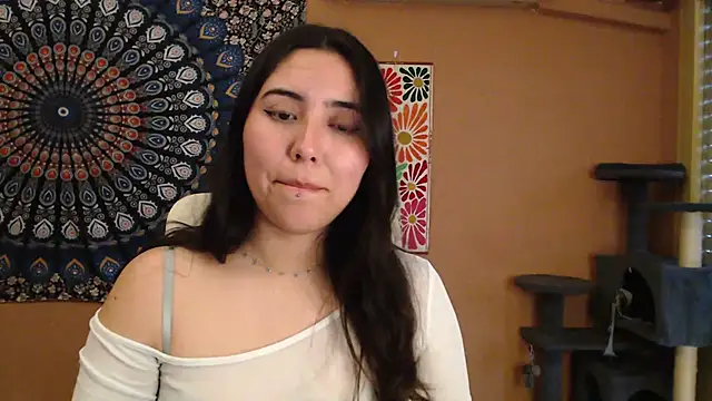 Snapshot of IntimateTales chatting on 01/14/25, 04:18 IntimateTales online show from 01/14/25, 04:18