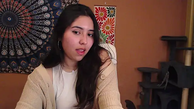 Snapshot of IntimateTales chatting on 01/15/25, 08:48 IntimateTales online show from 01/15/25, 08:48