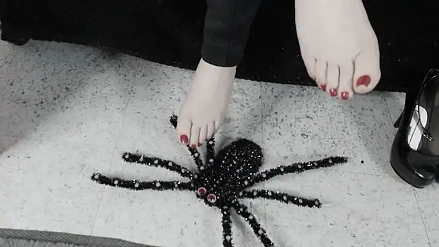  Jade 16 online show from 10/13/25, 12:27