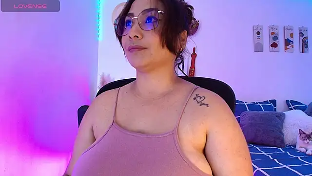 JuliRamirez online show from 12/07/24, 03:52