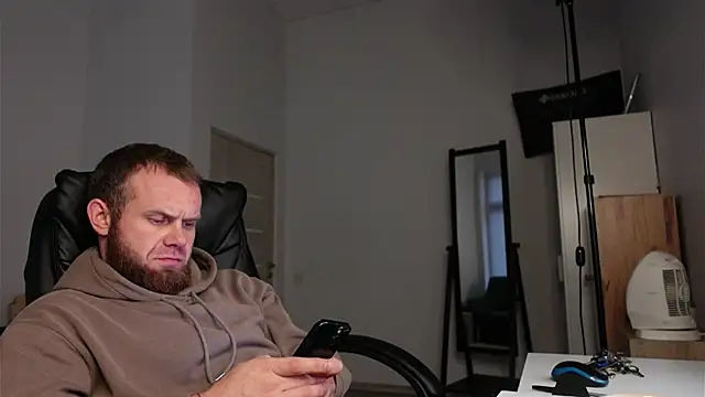 Tommy Burnz online show from 12/17/25, 01:06