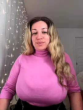 Snapshot of miamellycious chatting on 09/27/25, 12:32 miamellycious online show from 09/27/25, 12:32