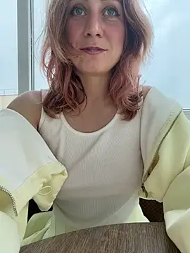 Snapshot of Puzdosia chatting on 05/15/26, 02:02 Puzdosia online show from 05/15/26, 02:02