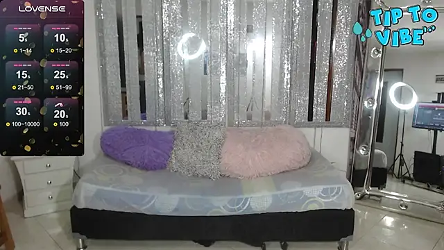 mijal queen online show from 12/14/24, 02:12