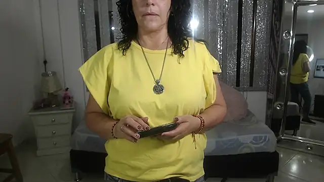 mijal queen online show from 01/17/25, 02:08